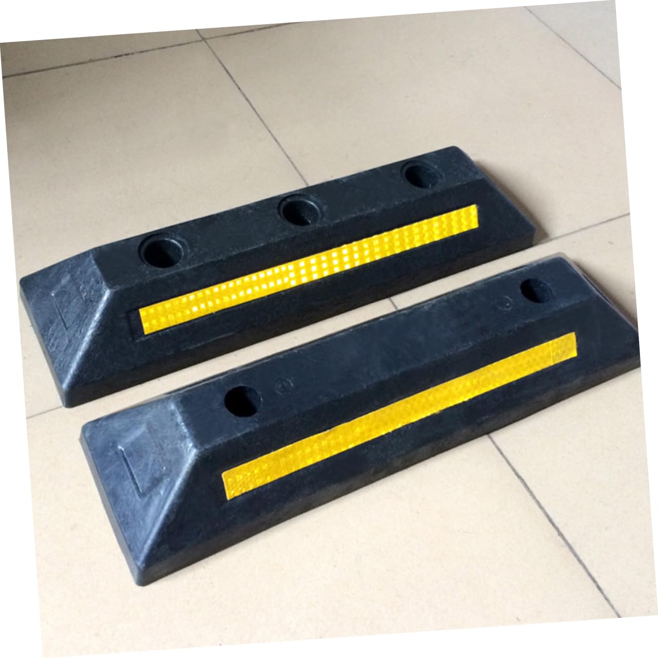 Cabilock Stoppkontrolle Reifeneinstellpad Auto-Anti-rutsch-Werkzeug PVC-stoppkontrolle Reifenstopper Mit Schrauben Für Auto LKW Anhänger Wohnmobil Robustes Unterlegkeil Pad