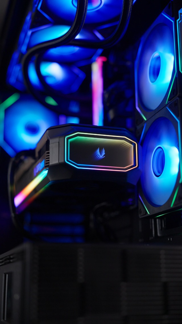 マッタク ゲーミングPC Amazon.com: ZOTAC MEK Gaming PC Desktop, GeForce RTX 5080 16GB