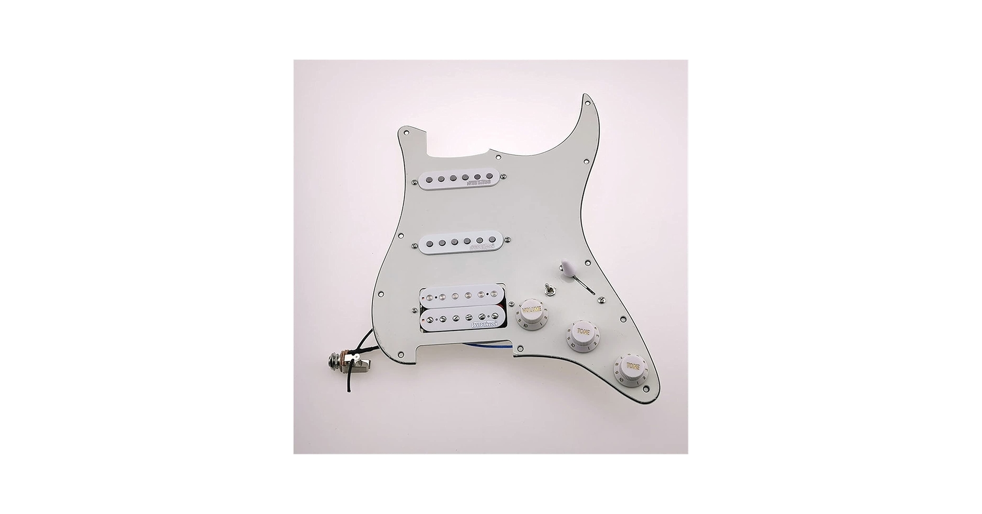 ピックガード　ピックアップ Amazon.co.jp: Musiclily Pro SE ST-HSS-60SE 配線済み