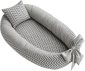 Ninho redutor de berço bebê percal 100% algodão + Almofada Anatomica Estampada Unissex (Chevron Cinza)