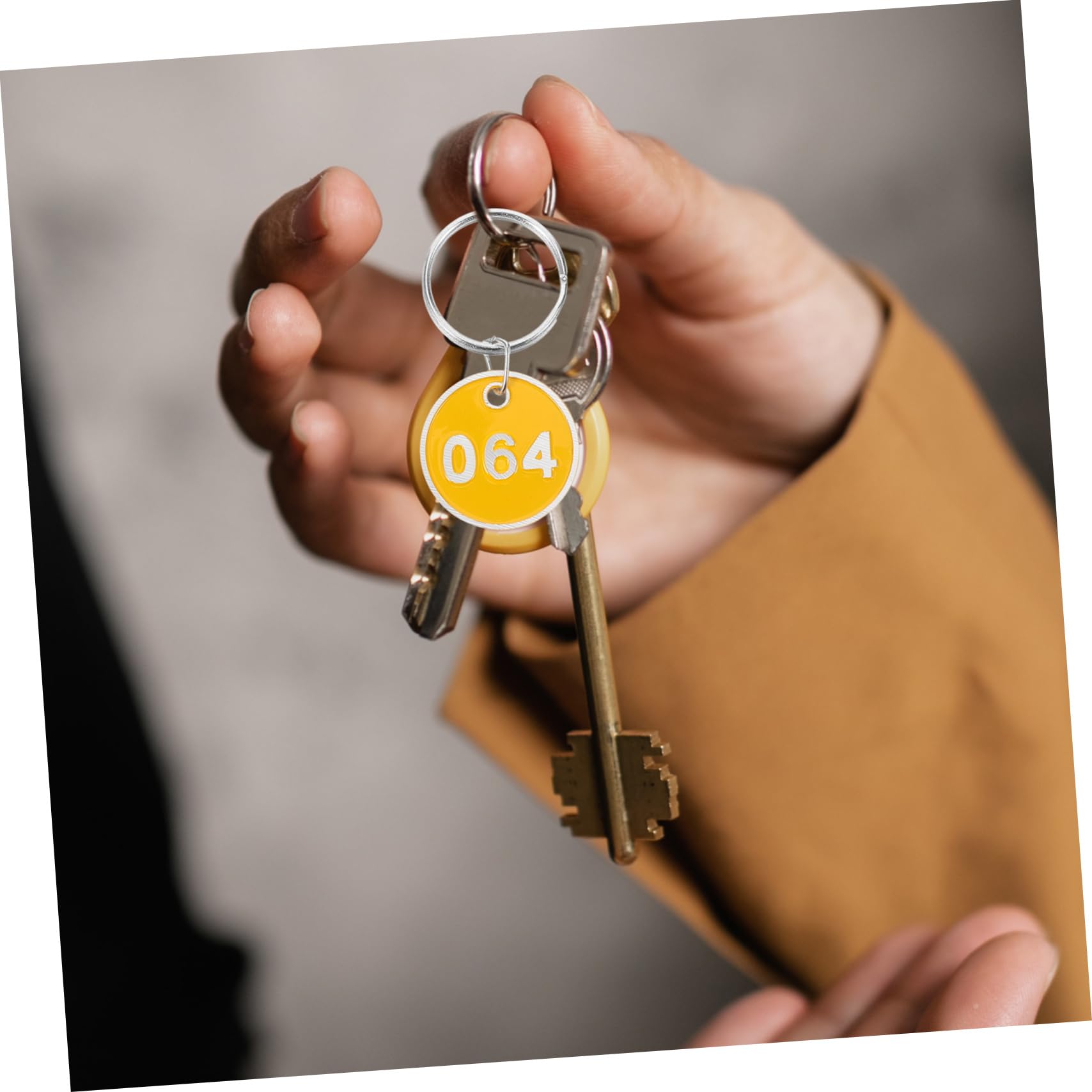 FOMIYES 1 Set Targa Etichette Identificative Per Bagagli Numero Chiave Etichette Portachiavi Numerato Giallo Etichetta Bagaglio Multiplo