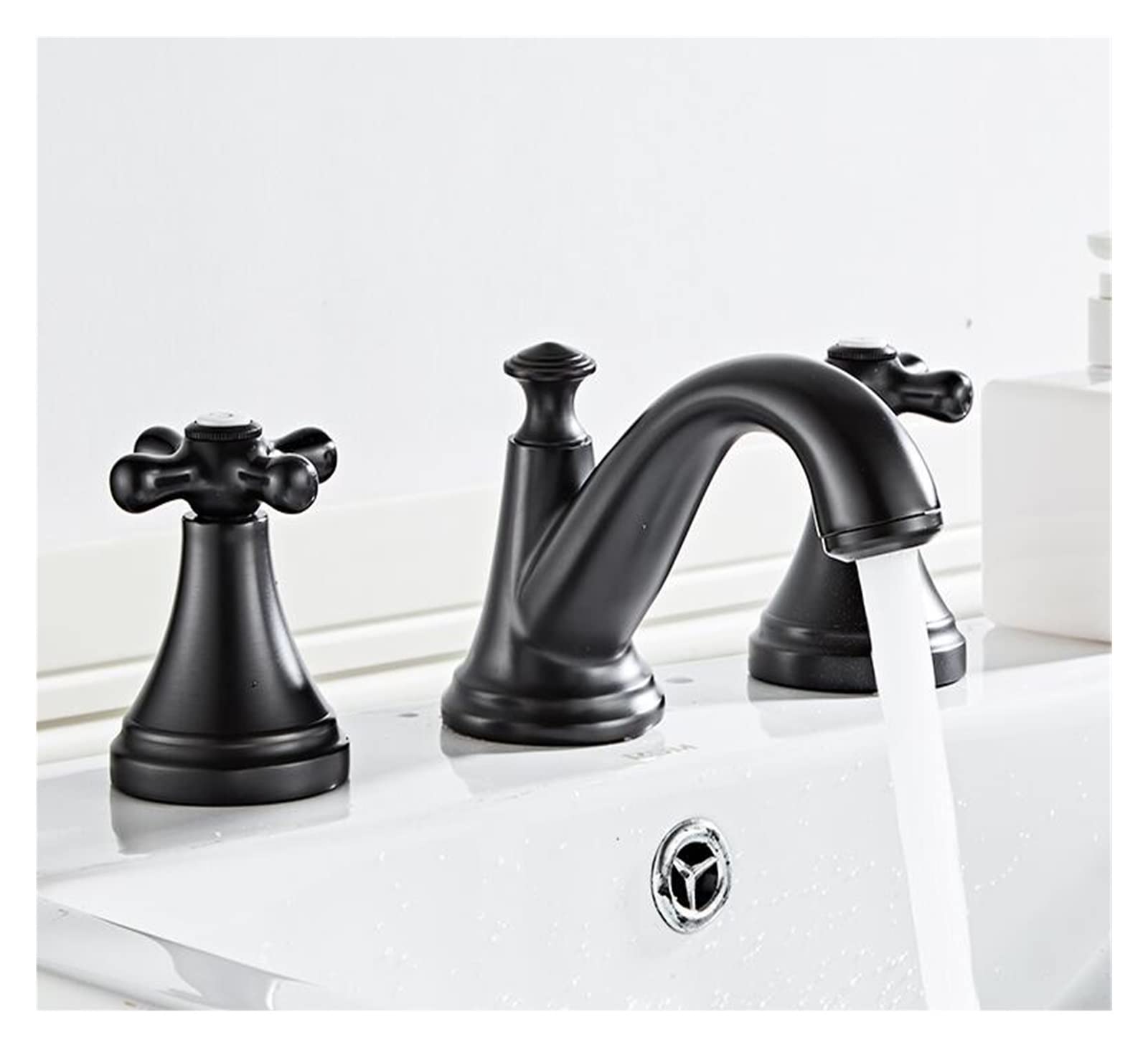 Mélangeur de lavabo de salle de bains anti-corrosion en laiton 3 trous pour éviter les fuites