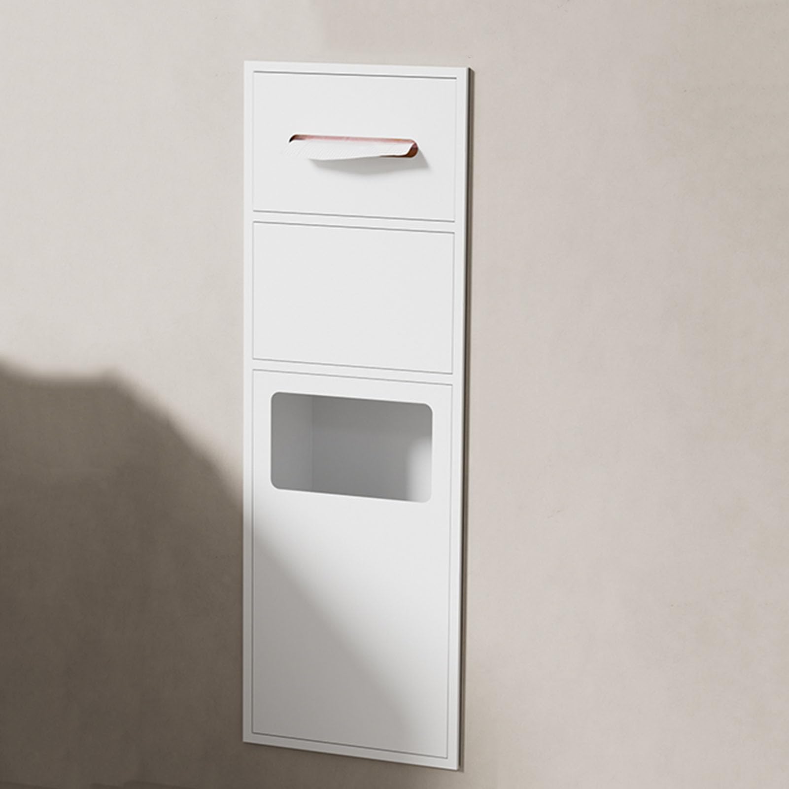 Douche en acier inoxydable avec coffre de rangement vertical encastré et poubelle intégrée