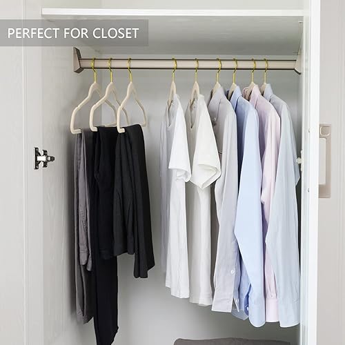 Miniatura 7 de MIZGI Paquete de 30 perchas de terciopelo de alta calidad, resistentes, antideslizantes, delgadas, perchas de terciopelo para trajes, color marfil,