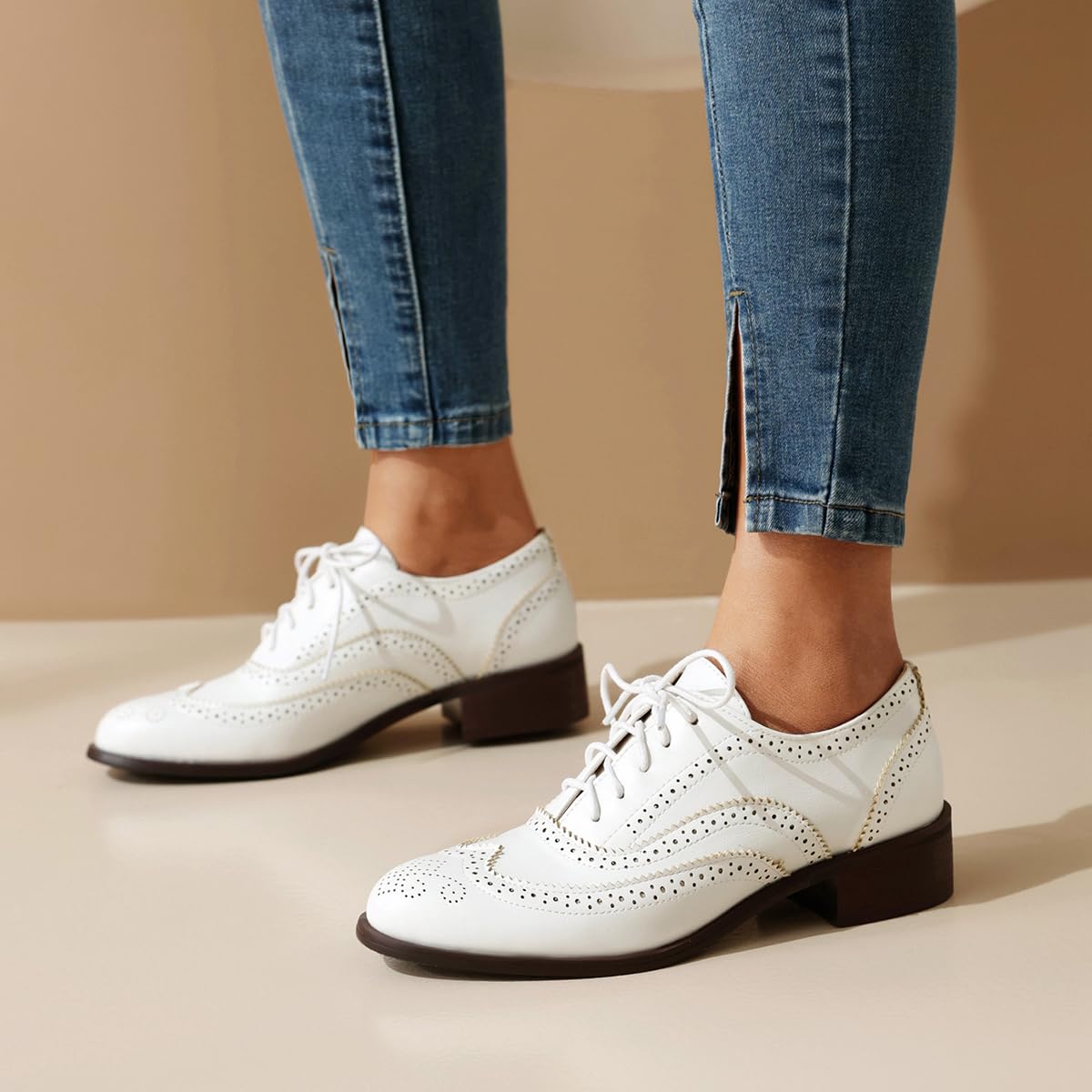 Femmes Perforated Classique Lacets Oxfords Brogue Wingtip Bout Rond Derby Saddle Simili Cuir Plat Chaussures Soirée Fête Travail Jeans Dress Chaussures