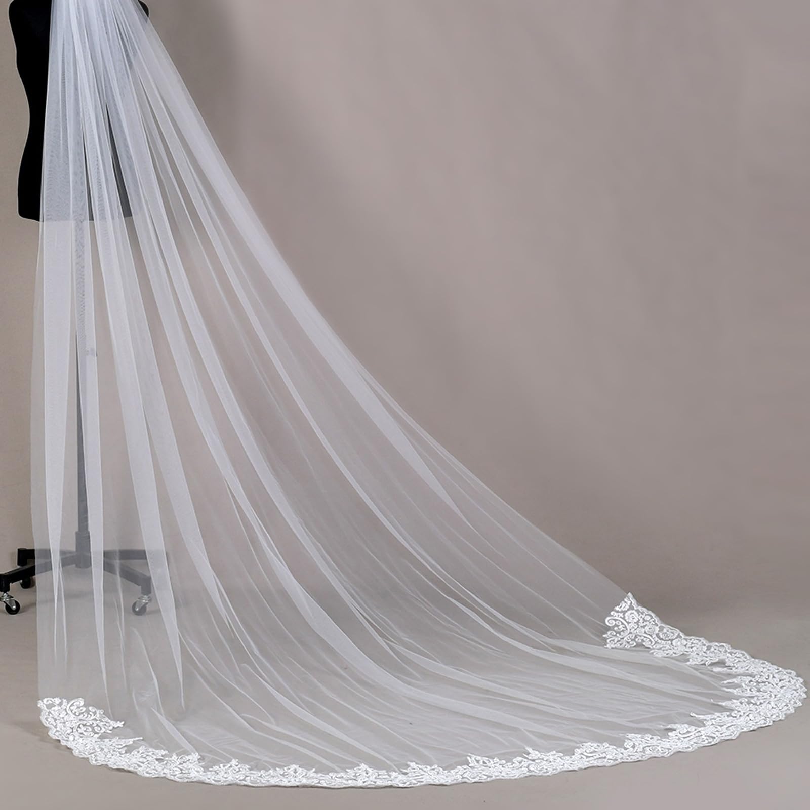 Tocado de novia ligero con encaje ornamental, perfecto para exteriores, aireado, ligero, con encaje ornamental