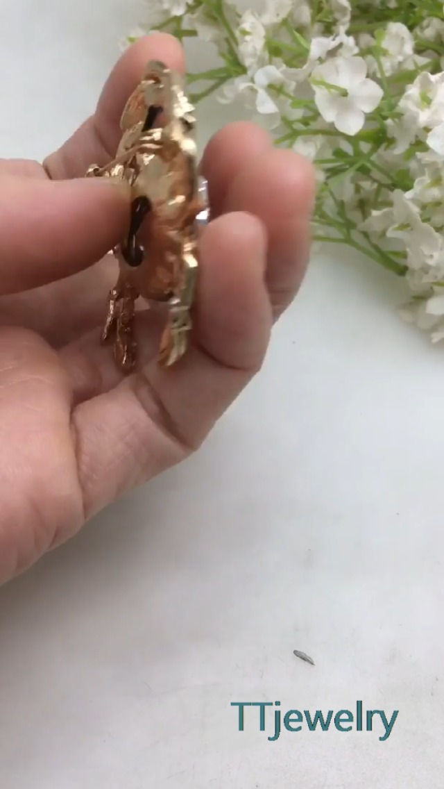 TTjewelry Red Crab Animal Brooch Pin - Gold Tone Rhinestone Crystal Fashion Jewelry - View #4