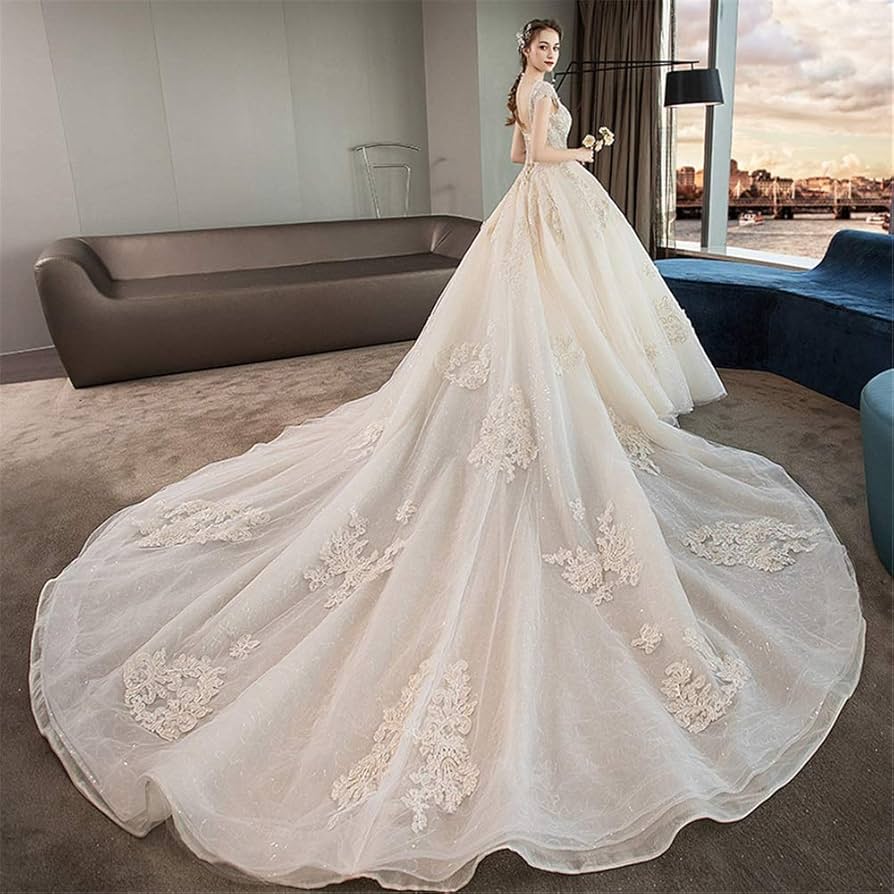 Amazon.co.jp: 花嫁衣装 深さVネックウェディングドレス Amazon.co.jp: 花嫁衣装 深さVネックウェディングドレス