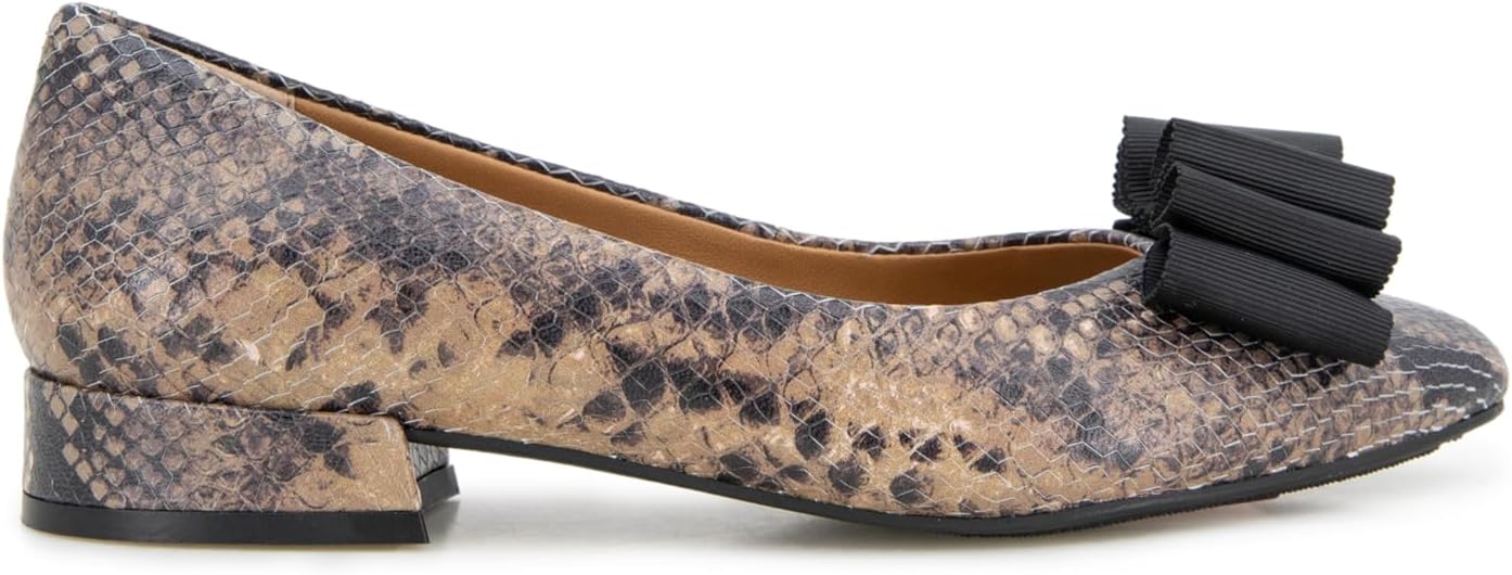 Gentle Souls by Kenneth Cole Women's Atlas Flat