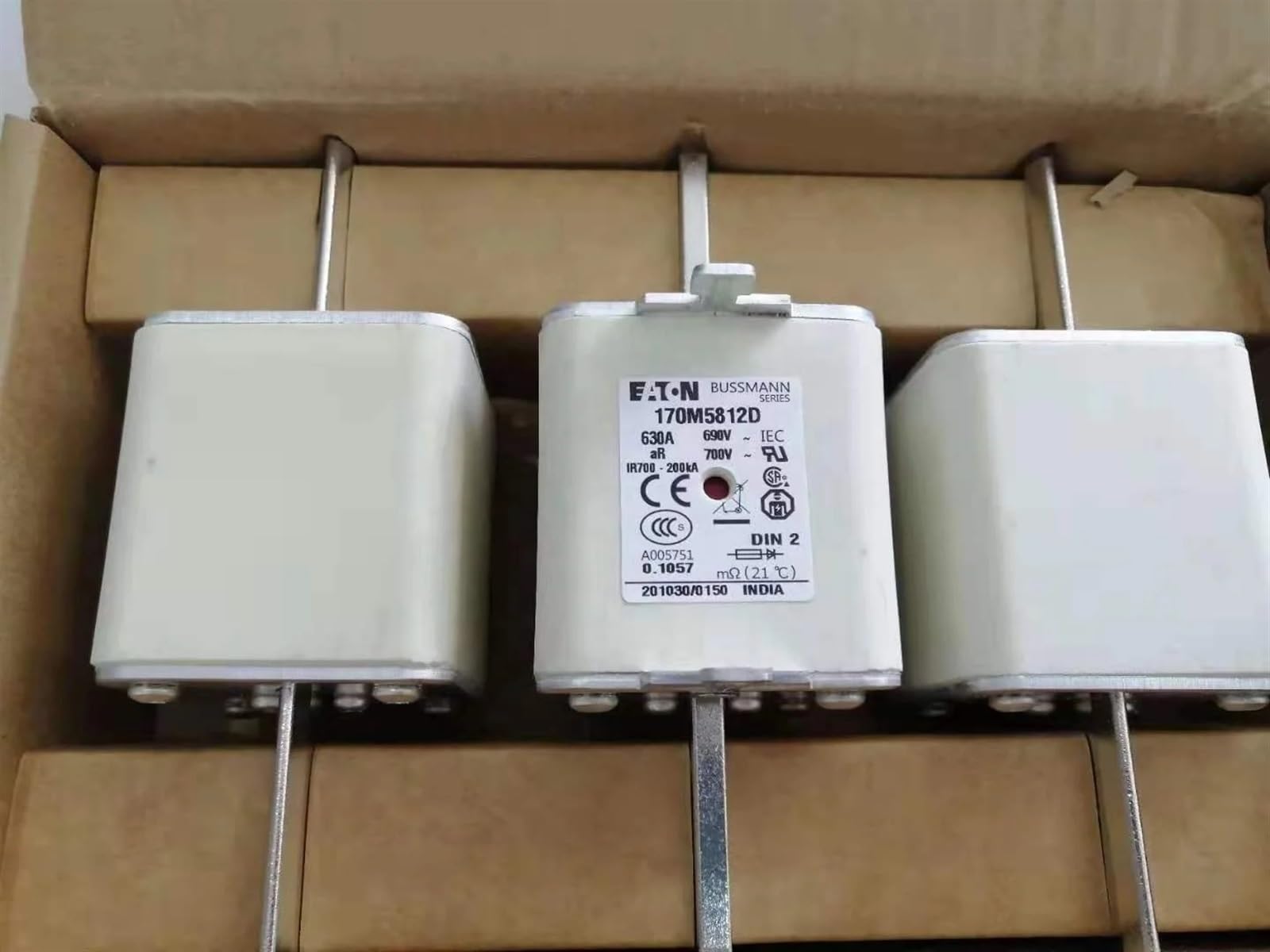 Bezpiecznik termiczny do samochodu kwadratowy korpus 170M5961 element elektryczny energia