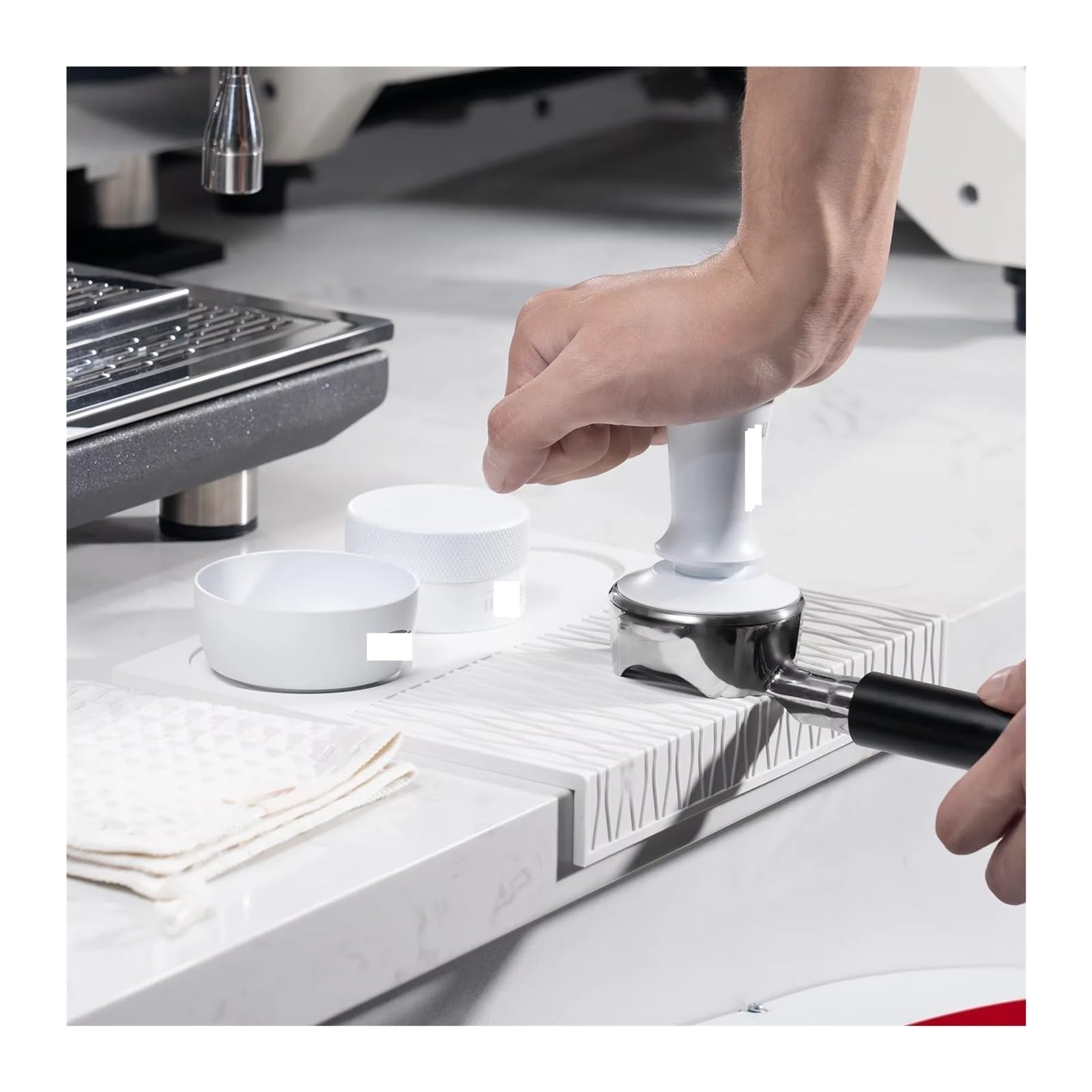 Juego de manipulación blanco 6 en 1, kit accesorios con café, distribuidor, tapete silicona para Café(White 58MM)