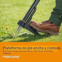Vista 5 de Fiskars Herramienta de Eliminación de Malezas de Pie con 4 Garras, Herramienta de Jardinería Manual para Desmalezado con Mango Ergonómico de 39