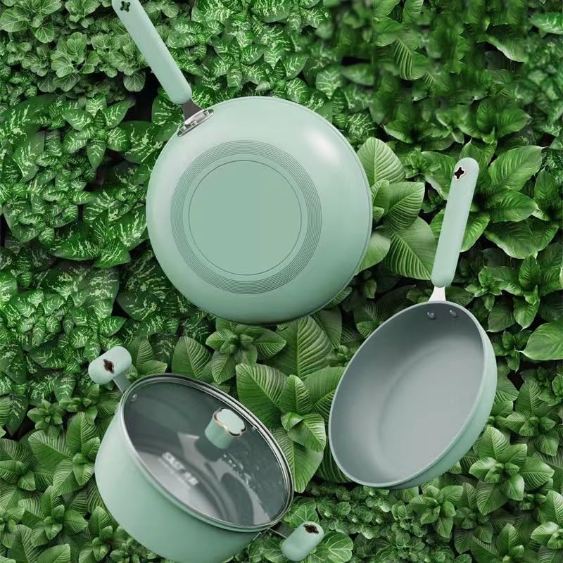 Évitez les aliments qui collent grâce à cet ensemble de casseroles trois pièces