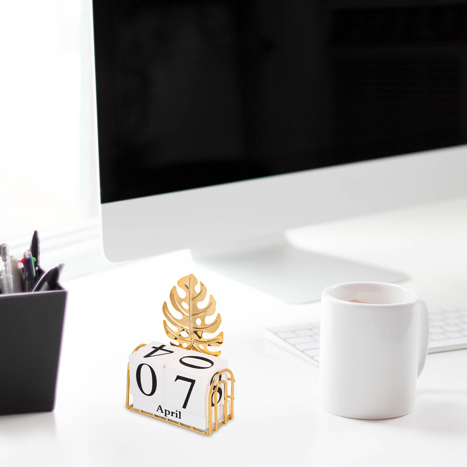 MAGICLULU Calendario Perpetuo da Tavolo in Legno e Ferro Decorazione Oro, Supporto per Calendario da Tavolo, per Uffici e Caffè Stile Decorativo Elegante