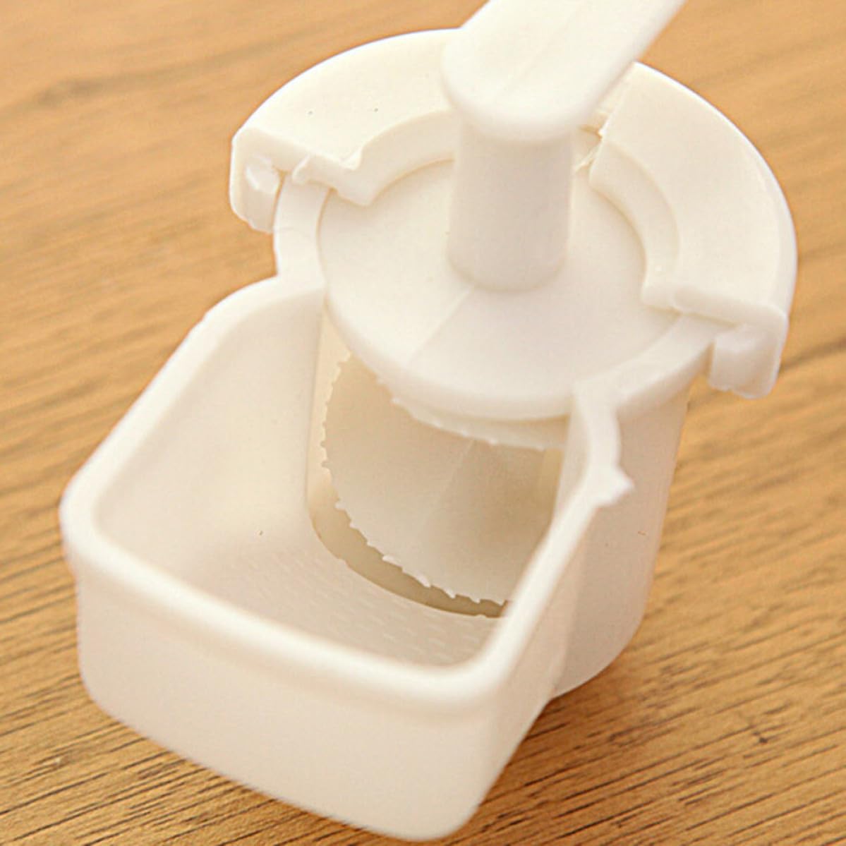 Manual Garlic Cutter and Shredder Plastic Press for Kitchen Cooking image 3