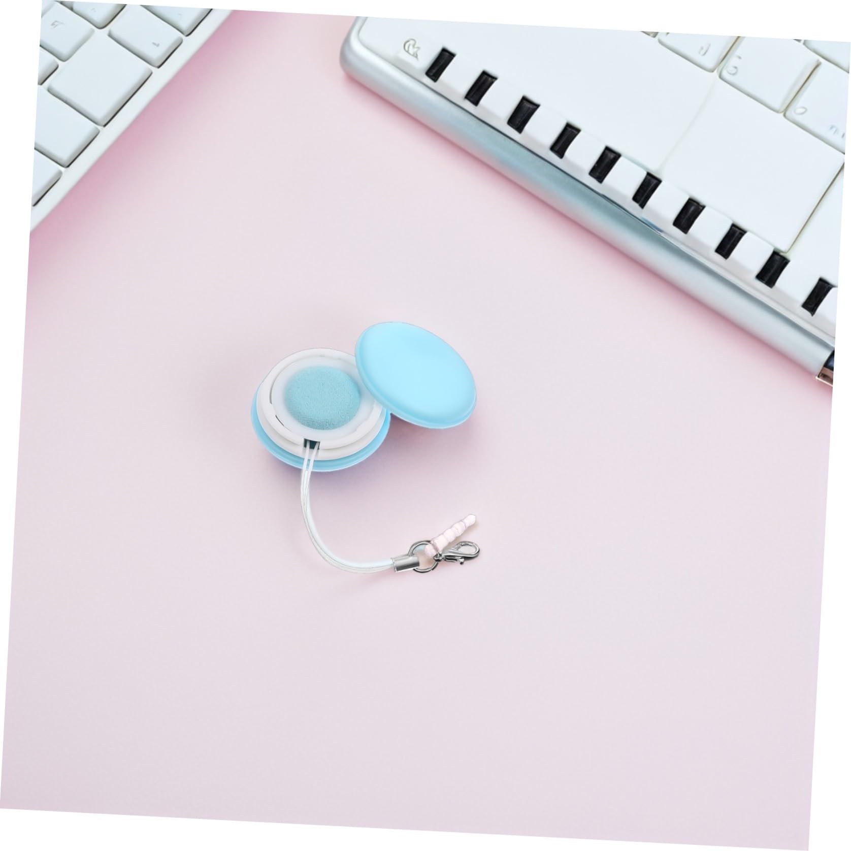 Detergente Per Schermi Telefoni Macaron Set 4 Pezzi Con Cordino Per Portachiavi Panno in Microfibra Per Smartphone e Occhiali Pulizia Per Schermi Touch e Obiettivi Fotocamera