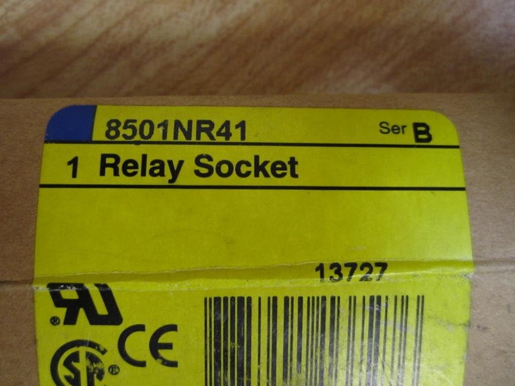 SCHNEIDER ELECTRIC 8501NR41 Relay Socket 300 VAC 15 Amp T-R, Black