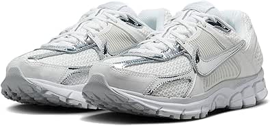 NIKE(ナイキ) ズーム ボメロ 5 ゴールド W ZOOM VOMERO 5 GOLD ホワイト/サミットホワイト/ピュアプラチナム/メタリックシルバー HF7723-100