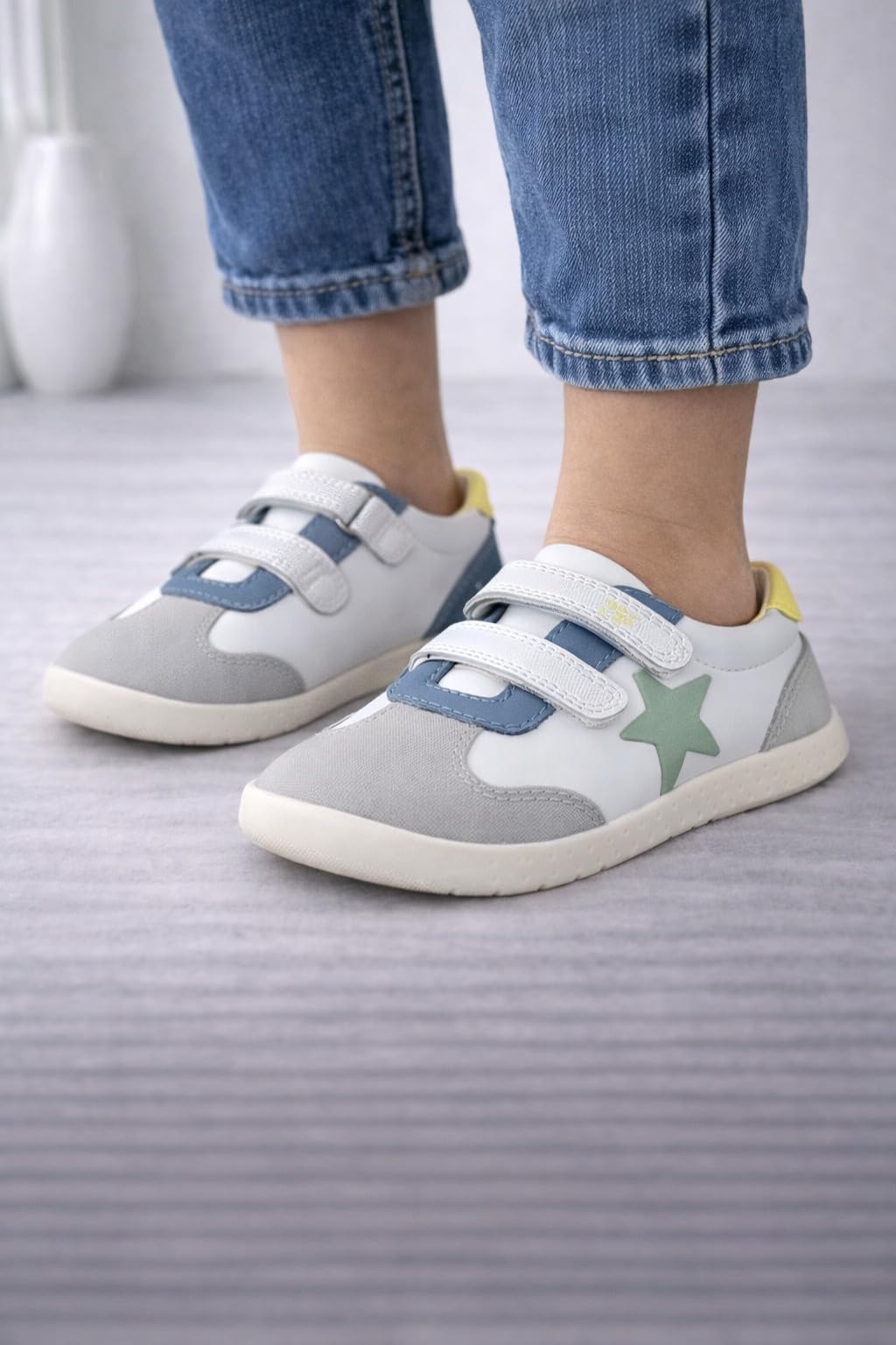GARVALÍN 262320-C863 Calzado Respetuoso Barefoot Infantil con Doble Cinta Textil Adhesiva, Puntera Ancha y Suela Flexible Blanca Azul Gris NIÑO Deportivos