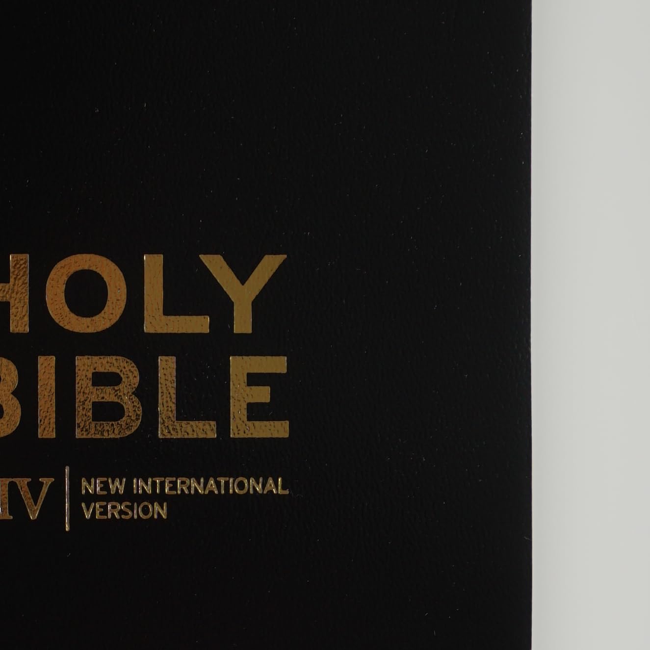 NIV Holy Bible: Classic Black edition