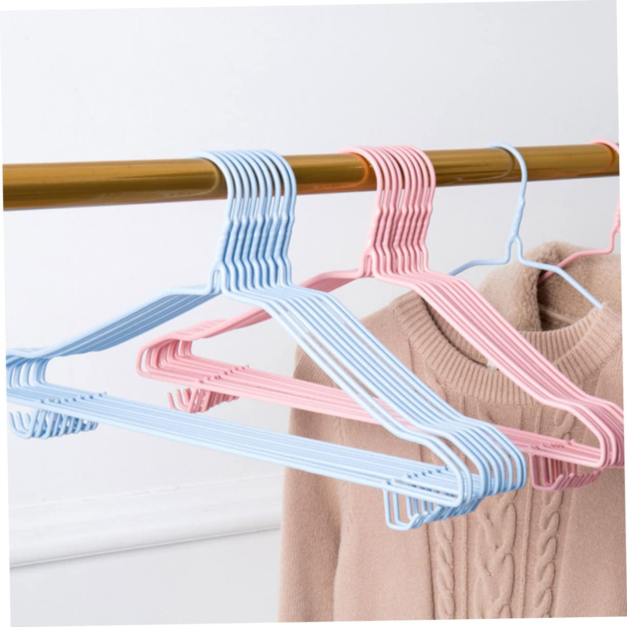 Lot De 10 Cintres Multiples Peu Encombrants En PE – Empilables Verticalement, Coloris Assortis, Pour Chambre, Salle De Bain, Balcon Et Voyage