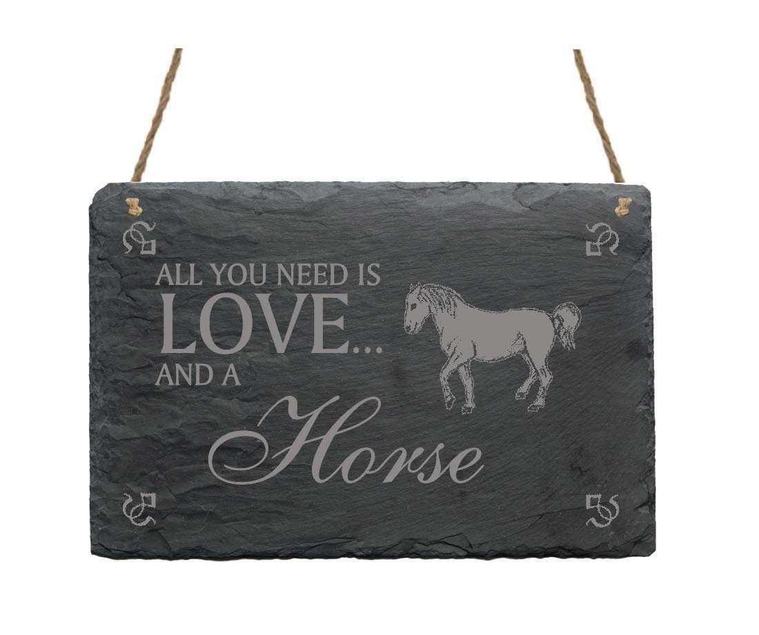 Schiefertafel Mit Gravur »All You Need Is LOVE And A WOLF« - Ca. 22x16 Cm, Mit Aufhängung - Naturprodukt, Wetterbeständig, Perfekt Als Geschenk