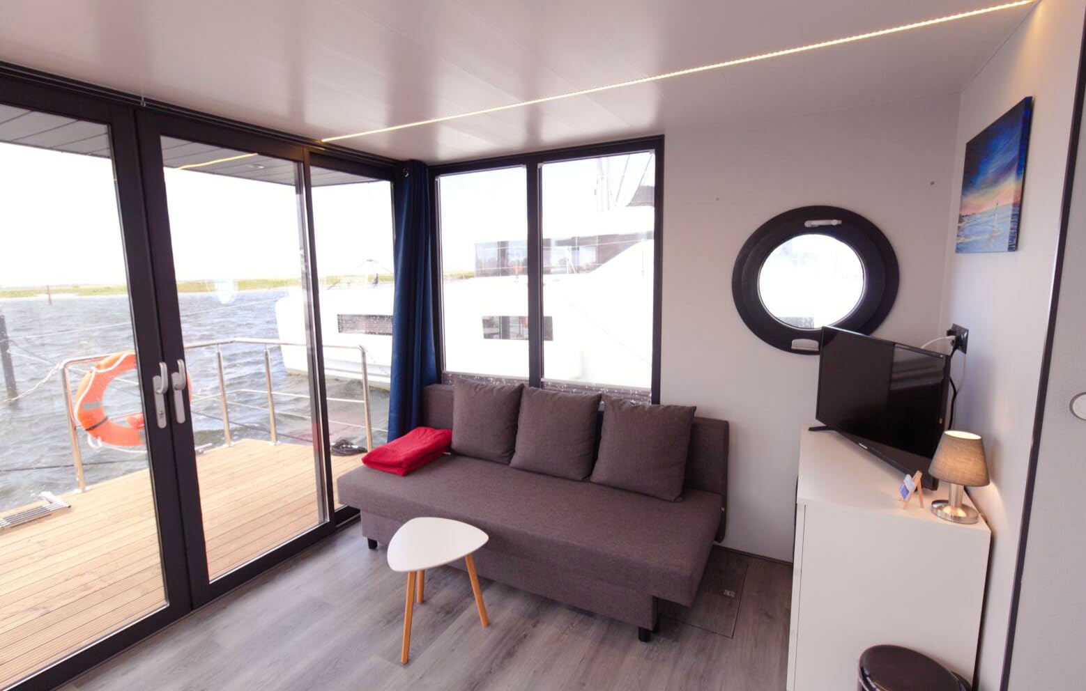 JOCHEN SCHWEIZER Geschenkgutschein: Hausboot Übernachtung mit Sauna Schleswig für 2 (2 Nächte)