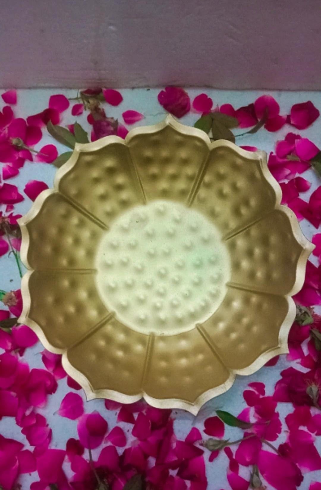 M.K.Handicraft Handcrafted Taj Urli Flower Round Shape for Floating in Side Water and Flower with Candel Decor Room and Office Decor Product