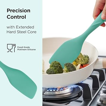 مجموعة أدوات المطبخ المصنوعة من السيليكون من Kitchen Mama WaltzGrip: ملعقة مسطحة مكونة من 6 قطع، وفرش دهن، وقاطعة فطائر لأواني الطهي غير اللاصقة - مقاومة للحرارة، وآمنة للغسل في غسالة الأطباق، ومثالية للخبز (أزرق مخضر)