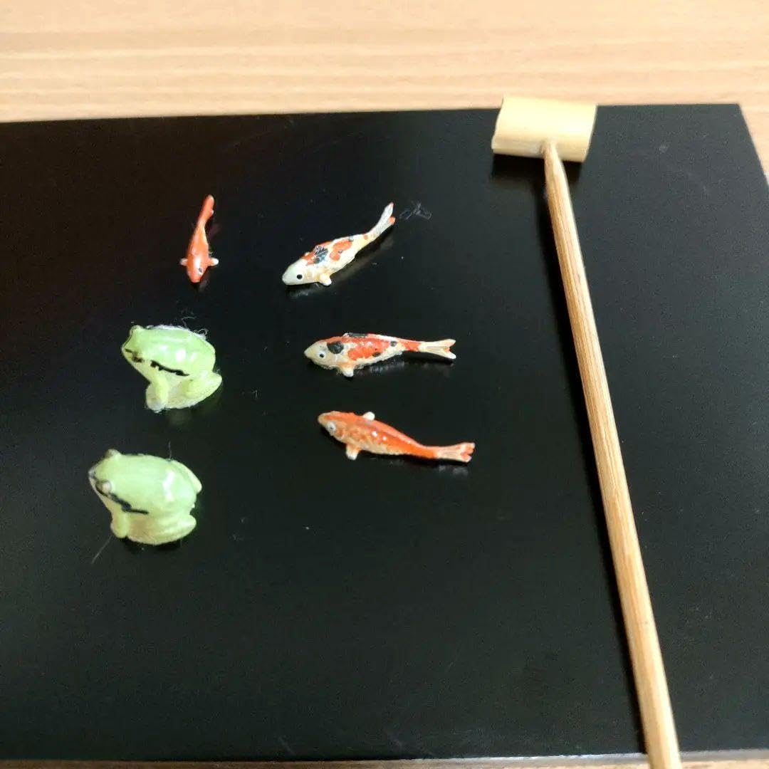 つくばい　水鉢　ミニチュア　カエル　鯉　亀　蟹　釣り人　ミニチュア Amazon.co.jp: つくばい(水鉢)、柄杓(ひしゃく)、錦鯉蛙、台セット