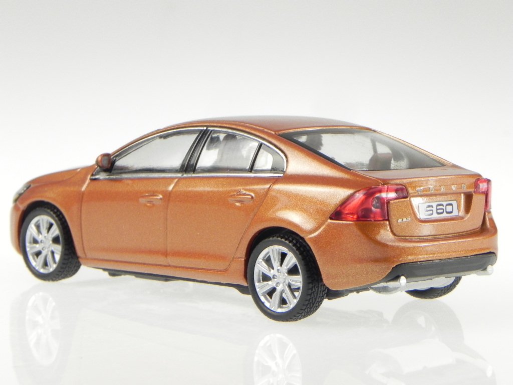 Volvo S60 ミニカー 1/43 nn Volvo S60 S 60 2012 Type Y20 Copper Model Car 1:43: Amazon.de: Toys