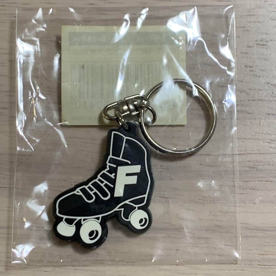 Amazon.co.jp: キスマイ ローラースケートキーホルダー（藤ヶ谷