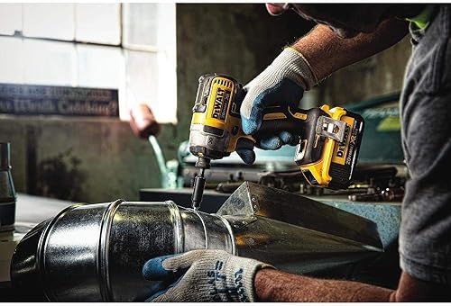 Miniatura 4 de DEWALT Kit de pistola de tornillos y destornillador de impacto para paneles de yeso MAX* XR de 20 V, 4.0 amperios hora (DCK267M2)