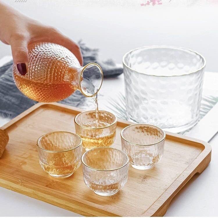 Set da Sake Giapponese con Decanter e Tazza in Vetro Trasparente dal Design Moderno, Ideale per Feste in casa e Come Regalo.