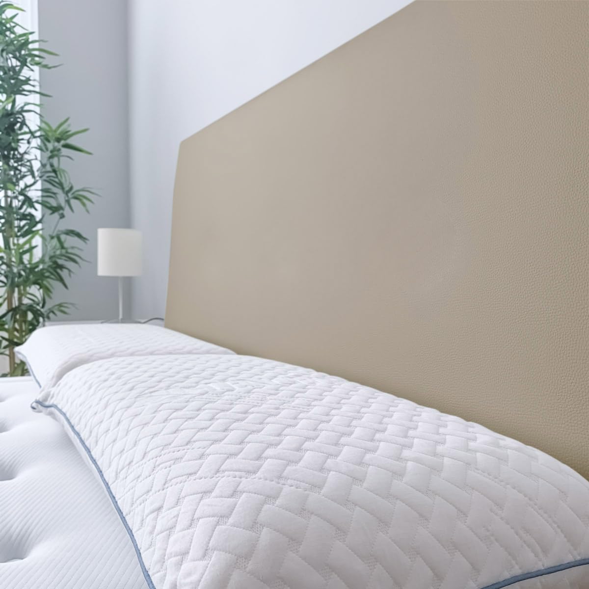 Somnia Descanso - Cabecero Lisboa Acolchado, Tapizado Premium en Polipiel de Alta Gama, Incluye Herrajes y Tornillería, Medidas 145 x 60 cm (Cama de 135/140), Beige