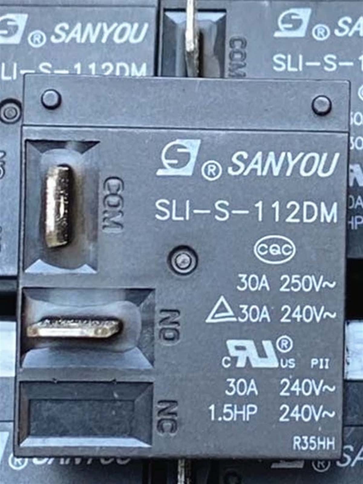 Relais SLI-S-112DM 12V 30A 4 Pins contre les pannes de phares