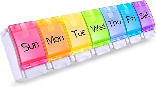 PERFORMORE - Pastillero portátil semanal de 7 días, caja de medicina de viaje, color arcoíris, libre de BPA, con fácil botón de diseño, soporte para