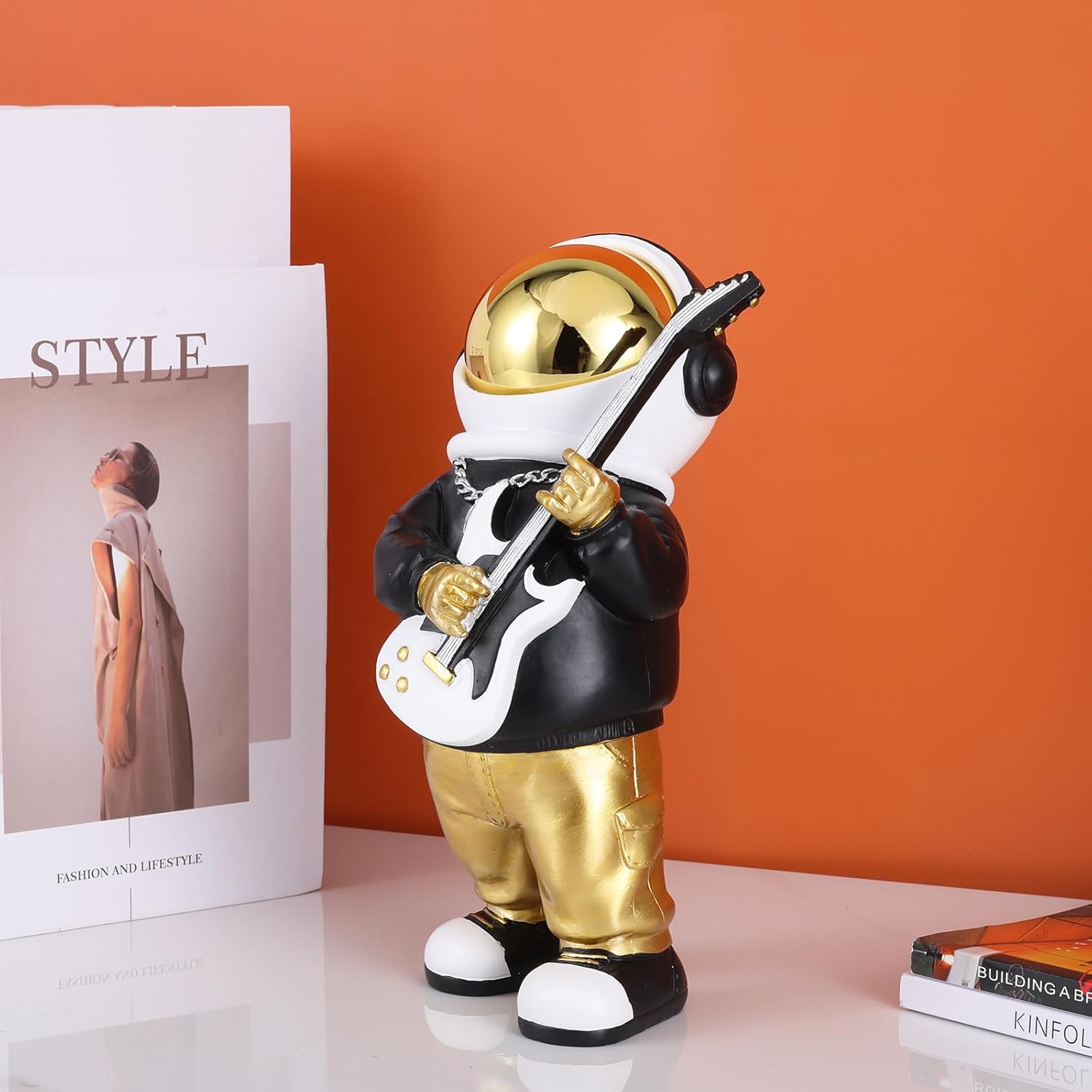 Astronaut Figurine Spaceman Sculpture Black Gold Astronaut Statue Child Gifts Ornament Room Decor for Men,Home and Crafts Desktop Accessories Tabletop Decoration, Living Room, Office, Bookshelf