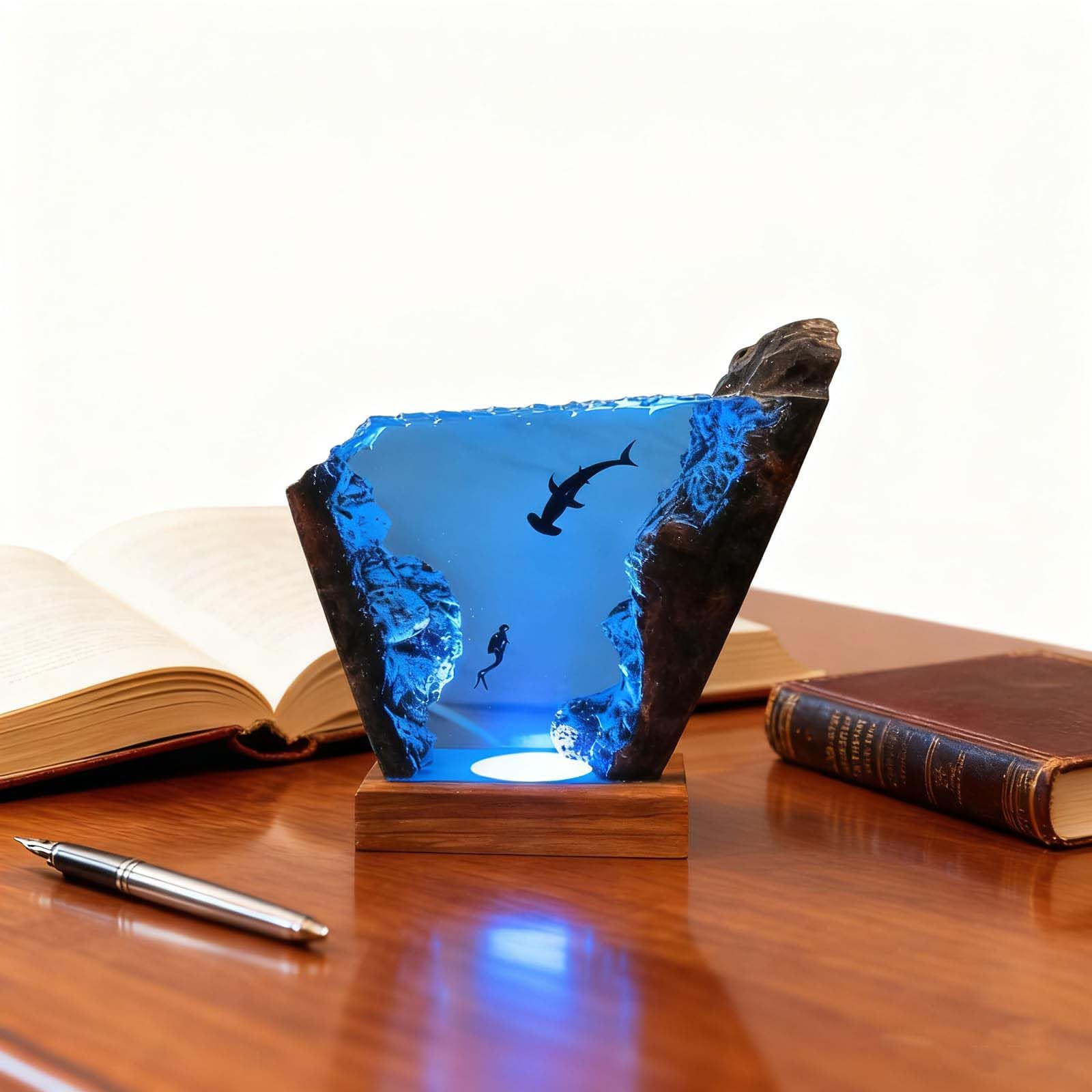 Drawelry Epoxy Resin Lamp,Handmade LED Ocean Diver Night Light,Bedside Table Lamp,Resin Art Lamp for Men Office Decor,Bedroom Decor Suitable for Holidays (Style 5)