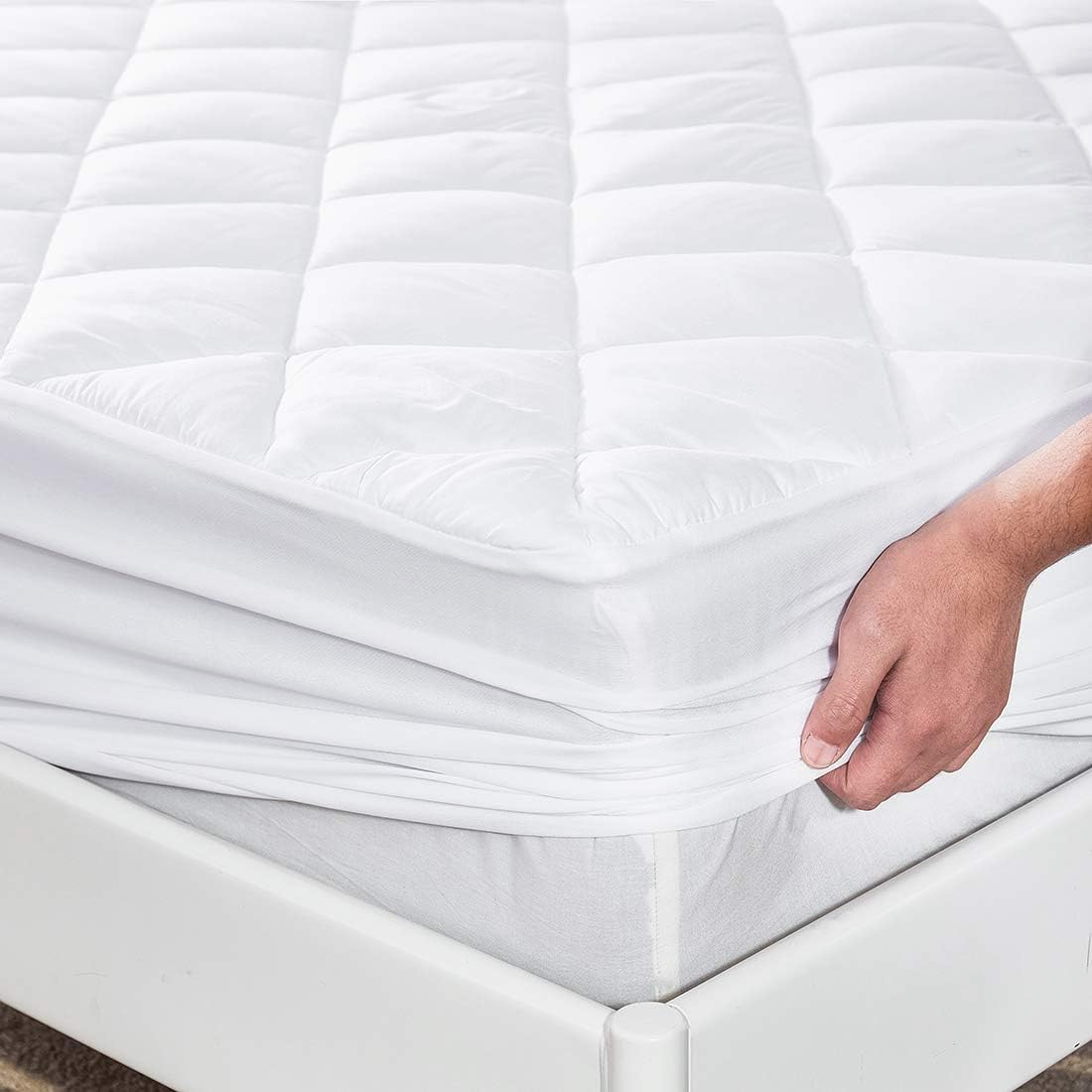 Frabo Bedding,Super Soft Queen Mattress Pad,with Fixed Deep Pockets Quilted Fitted Mattress(Queen Size,White)