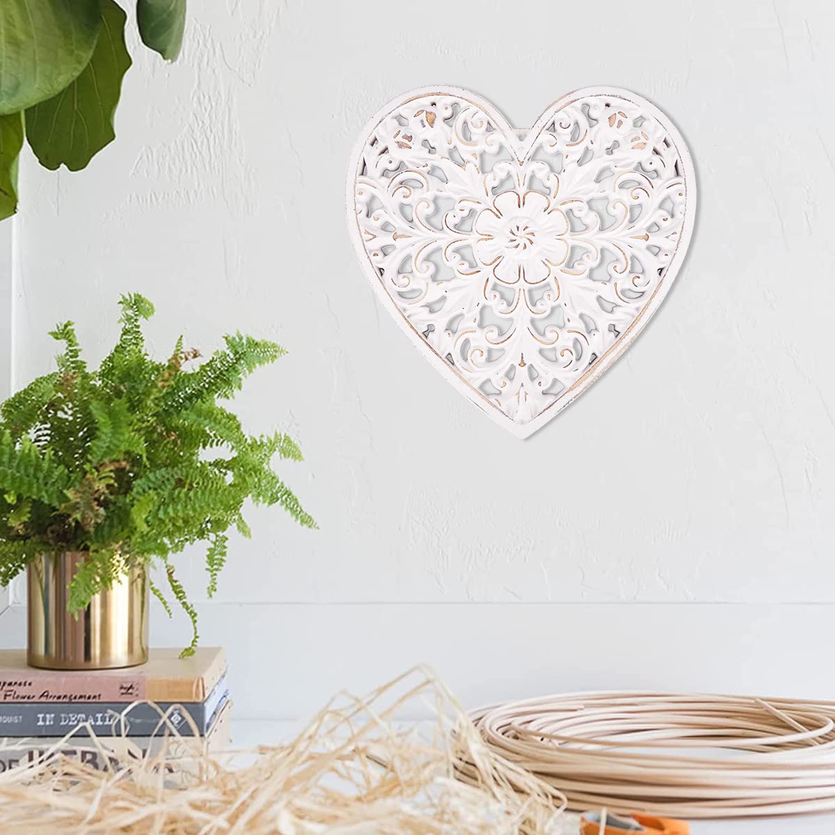 BUTORY - Decoración de pared de madera floral hueca, tallada en pared, decoración colgante rústica, escultura de pared para pasillo para dormitorio (forma del corazón 30 x 30 cm)