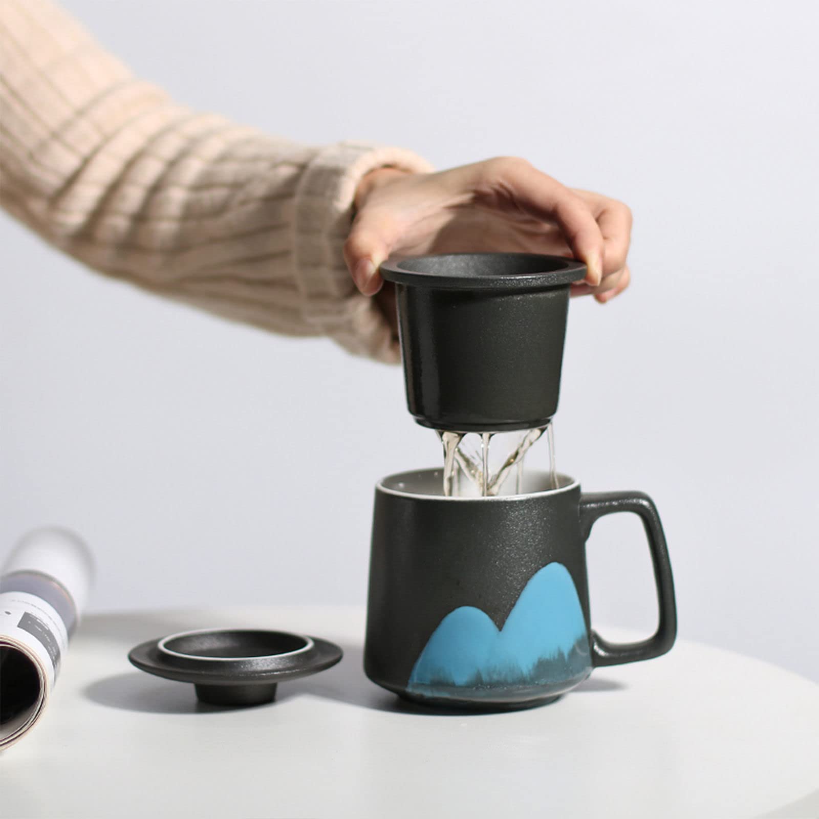 Kubek ceramiczny, kubek do kawy, styl europejski 400 ml/14 uncji Filiżanka do herbaty z zaparzaczem i pokrywką, kubek ceramiczny z pokrywką, gradientowa herbata liściasta Steeper-red-400ml 14 uncji (