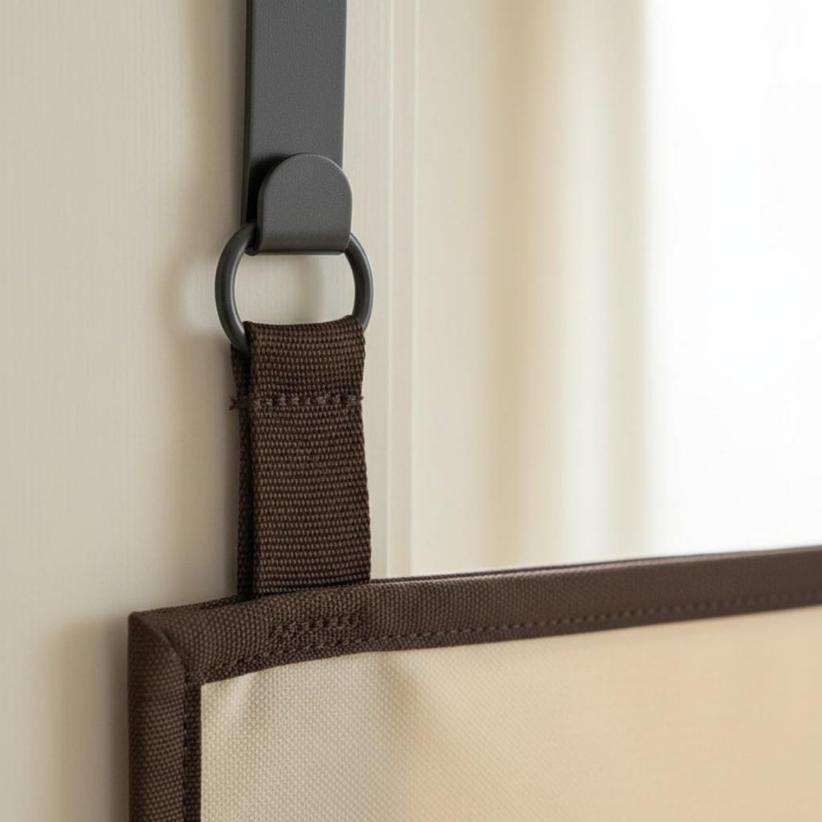 Telaio per Gatto Pieghevole Sospeso Porta Multiattività Area Riposo Richiudibile Installazione Sicura Adatto per Abitazioni Piccole Spazi Ristretti, Light Gray L