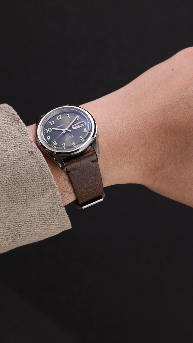 PRAESIDUS | 𝗥𝗘𝗖 𝗦𝗣𝗘𝗖 - Orologi da uomo, Orologi da polso da uomo - Campo Militari - Quadrante OG Sunray, Cinturino in Pelle Marrone | Automatico, Regali
