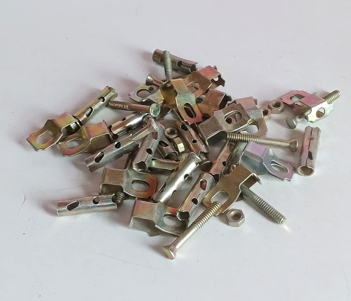 Suspension Sleeve Anchors M5 (25 Pieces)