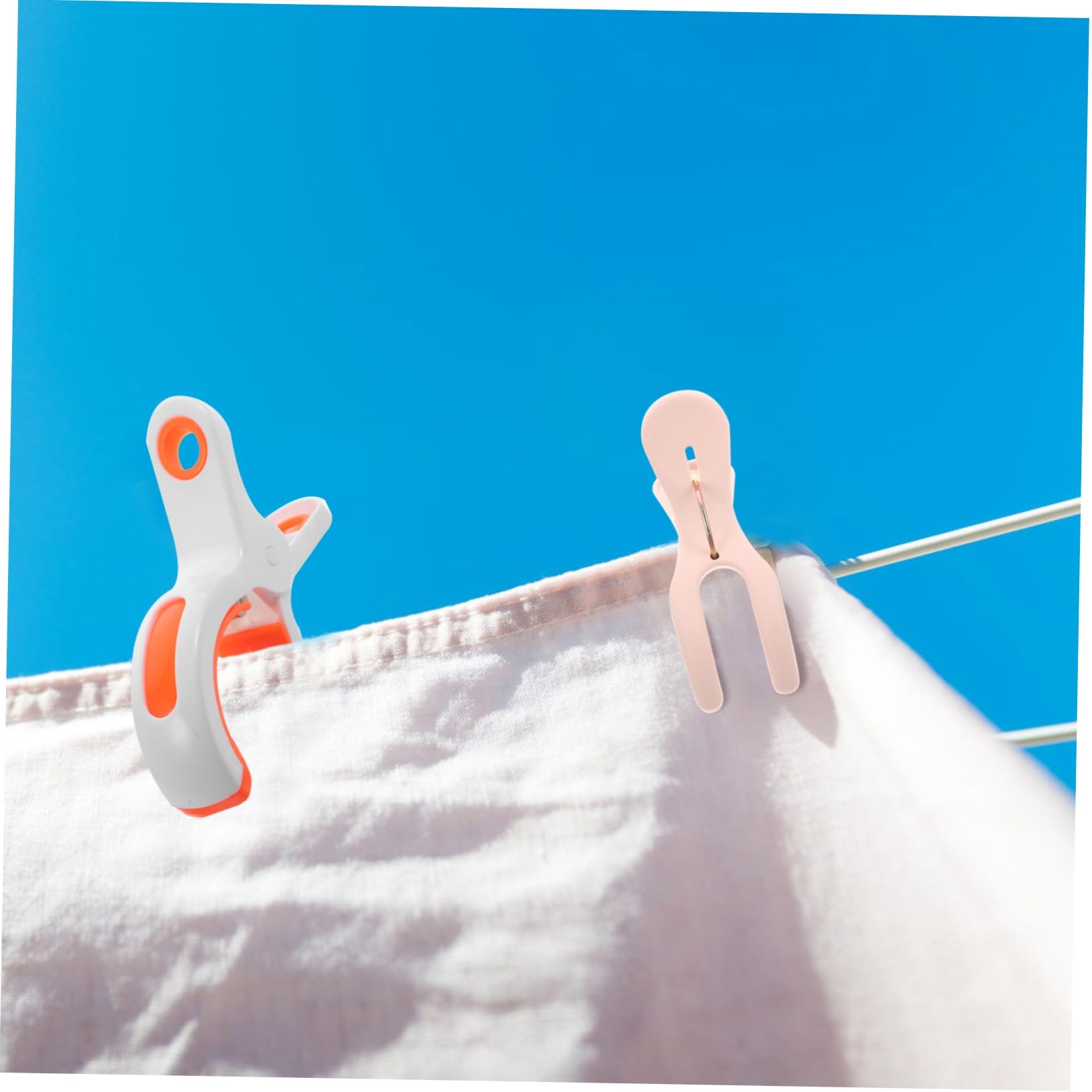 PRETYZOOM Lot de 12 Pinces à Serviettes en Plastique Abs Blanc pour Chaise Longue, Clips de Fixation Solides et Anti-Vent, Accessoires Portables pour Serviettes de Plage