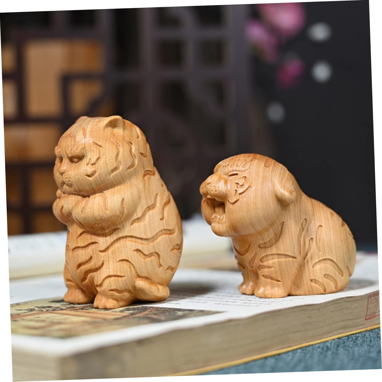 Tête De Tigre En Colère Avec Ornement Sculpté | Vecteur Premium