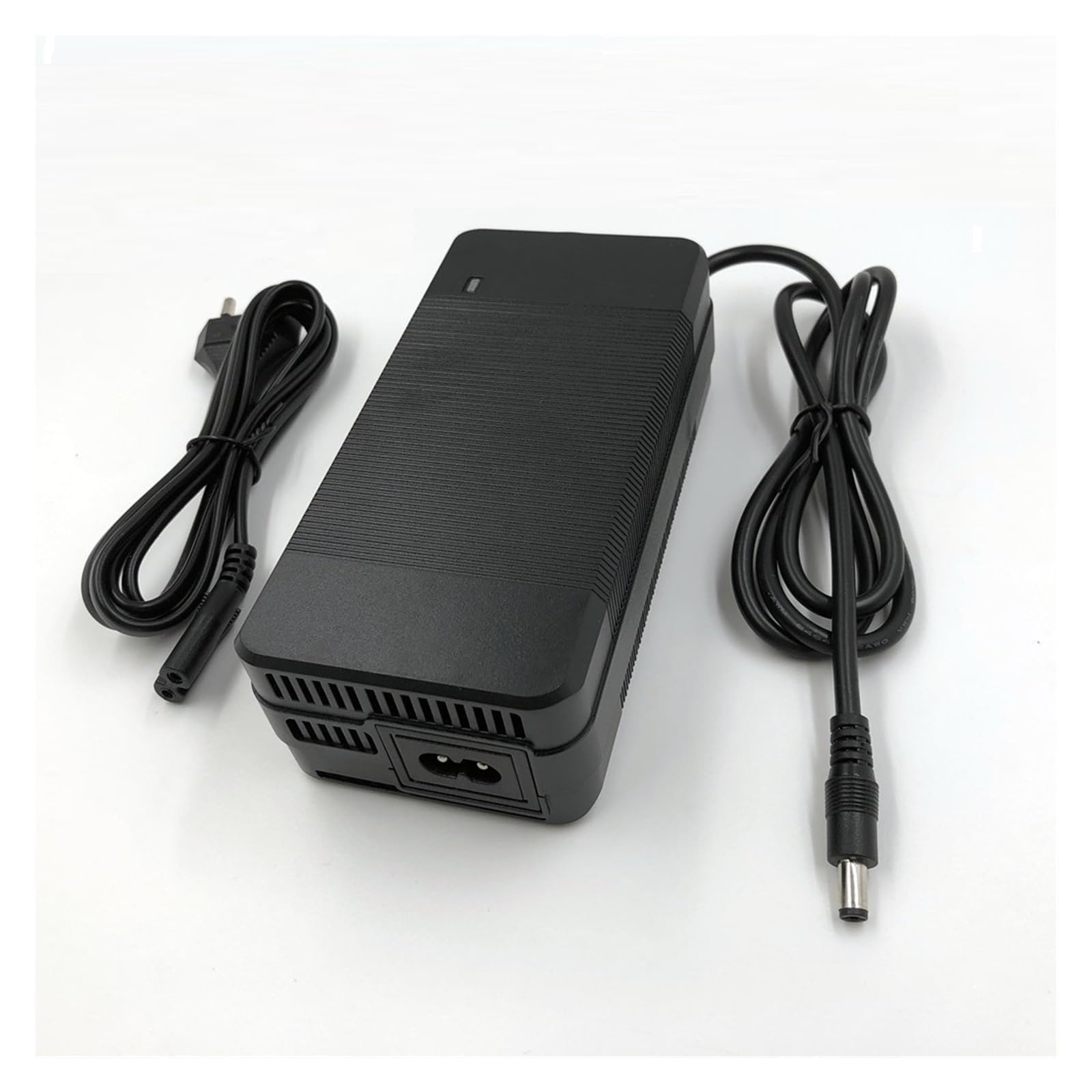 Cargador de batería de 54.6 V 3 A, compatible con 13S 48 V, cargador de batería de litio de iones de litio (base añadir adaptador de la UE)