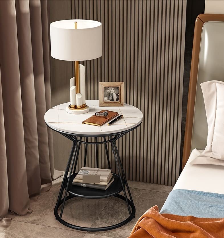Table basse en marbre compacte pour optimiser les petits salons modernes