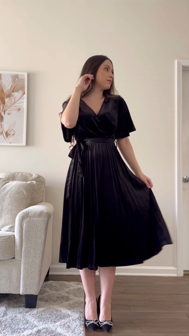 Amazon.com: BerryGo Women's Formal Velvet Ruffle Pleated V Neck Faux Wrap  Cocktail Party Dress Casual Short Sleeve Flowy Midi Dress Burgundy S :  Clothing, Shoes & Jewelry